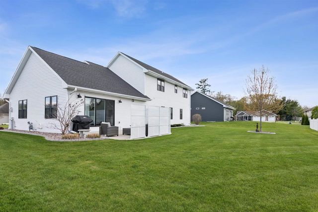 2082 FESCUE WAY, Green Bay, WI 54313