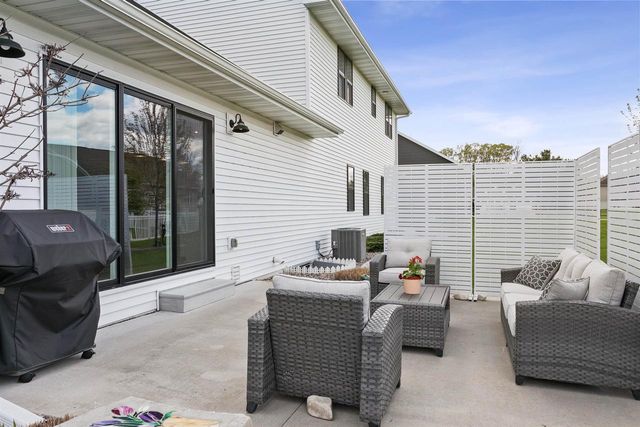 2082 FESCUE WAY, Green Bay, WI 54313