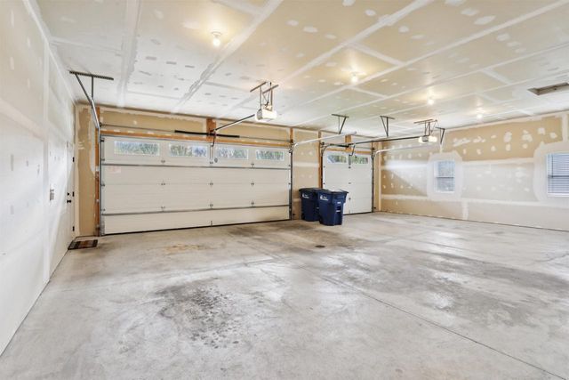 2082 FESCUE WAY, Green Bay, WI 54313