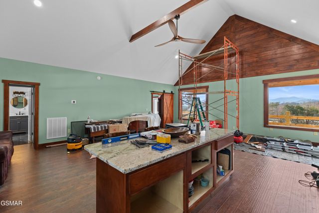 141 E Robert E Lee Drive, Newport, TN 37821