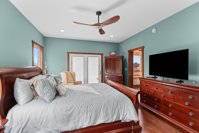 141 E Robert E Lee Drive, Newport, TN 37821