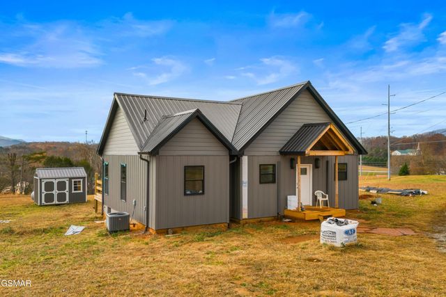 141 E Robert E Lee Drive, Newport, TN 37821