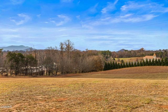 141 E Robert E Lee Drive, Newport, TN 37821