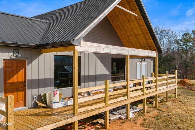 141 E Robert E Lee Drive, Newport, TN 37821