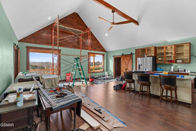 141 E Robert E Lee Drive, Newport, TN 37821