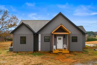 141 E Robert E Lee Drive, Newport, TN 37821