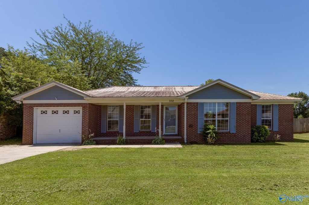 102 Elkwood Road, Hazel Green, AL 35750