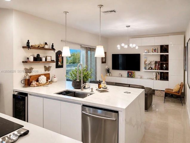 16445 Sapphire Place, Weston, FL 33331
