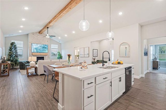 18520 W 195th Street, Spring Hill, KS 66083