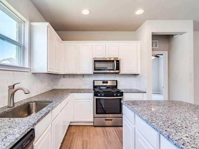4210 Birdwatch LOOP 2, Pflugerville, TX 78660