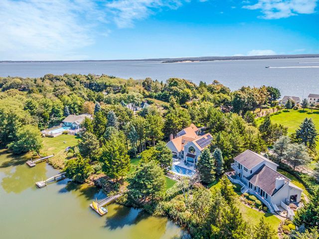 425 Cedar Point Drive E, Southold, NY 11971