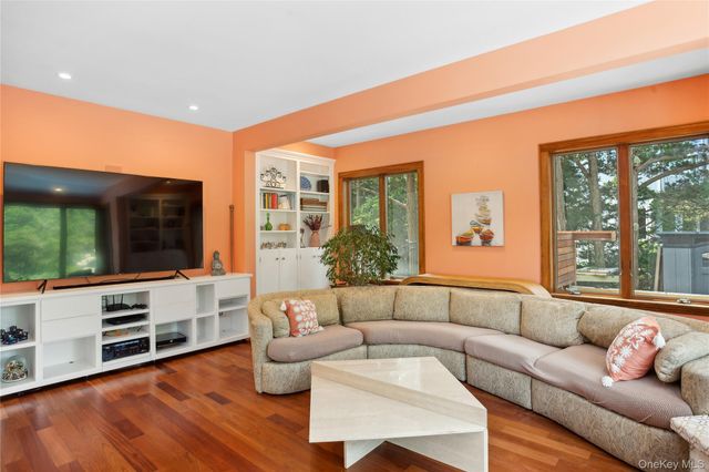 425 Cedar Point Drive E, Southold, NY 11971