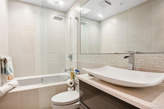 425 Cedar Point Drive E, Southold, NY 11971