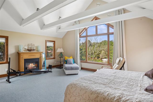 425 Cedar Point Drive E, Southold, NY 11971