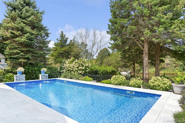 425 Cedar Point Drive E, Southold, NY 11971