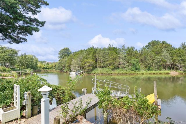 425 Cedar Point Drive E, Southold, NY 11971