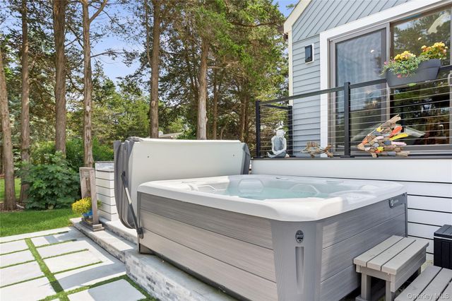 425 Cedar Point Drive E, Southold, NY 11971