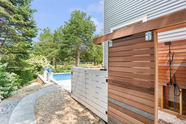 425 Cedar Point Drive E, Southold, NY 11971