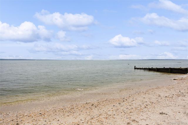 425 Cedar Point Drive E, Southold, NY 11971