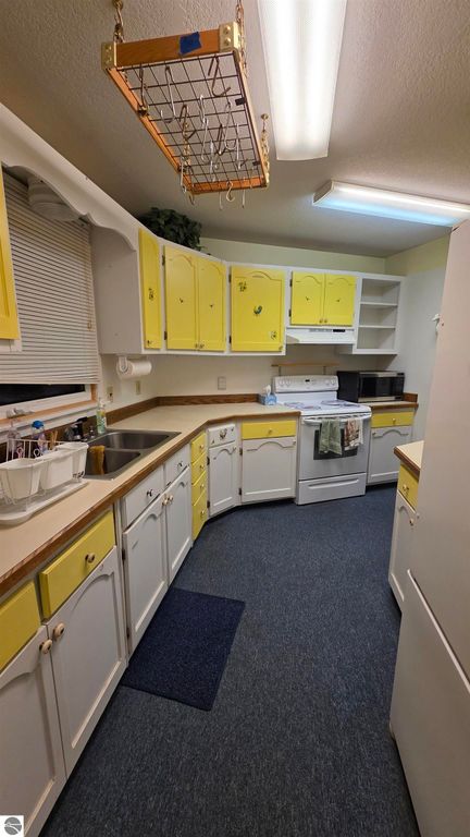 Image 18 of property listing at 971 Wintergreen, East Tawas, MI 48730