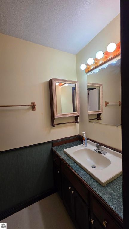 Image 26 of property listing at 971 Wintergreen, East Tawas, MI 48730