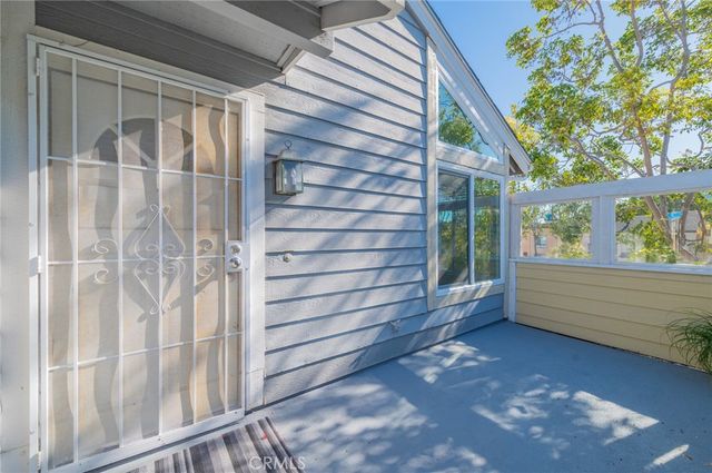 83 Huntington 278, Irvine, CA 92620