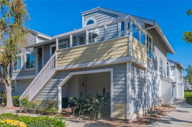 83 Huntington 278, Irvine, CA 92620