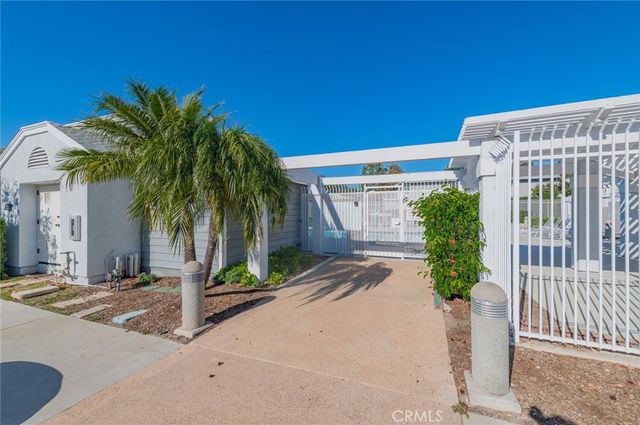 83 Huntington 278, Irvine, CA 92620