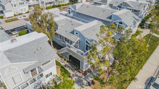 83 Huntington 278, Irvine, CA 92620