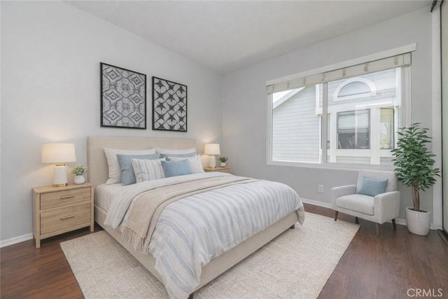 83 Huntington 278, Irvine, CA 92620