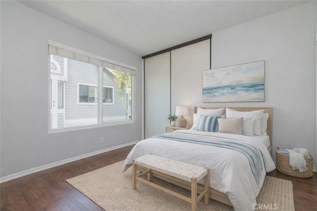 83 Huntington 278, Irvine, CA 92620