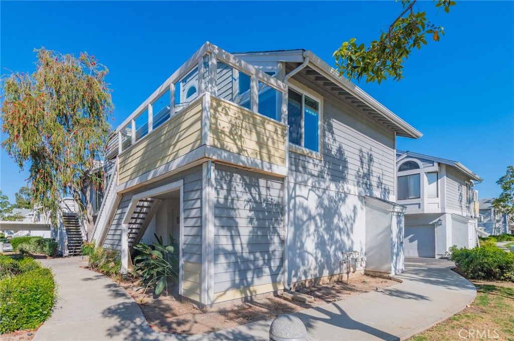 83 Huntington 278, Irvine, CA 92620