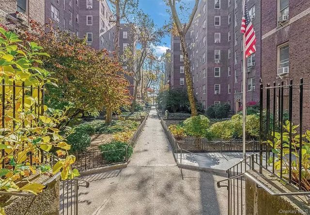 4310 48th Avenue 4M, Woodside, NY 11377