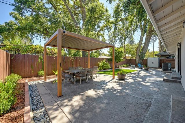 1508 Acorn Ct, West Sacramento, CA 95691