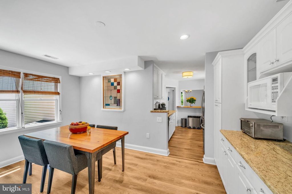 Image 13 of property listing at 10817 MADISON ST, Kensington, MD 20895