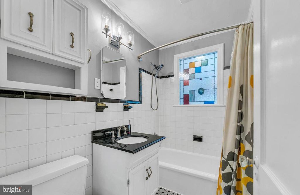 Image 15 of property listing at 10817 MADISON ST, Kensington, MD 20895