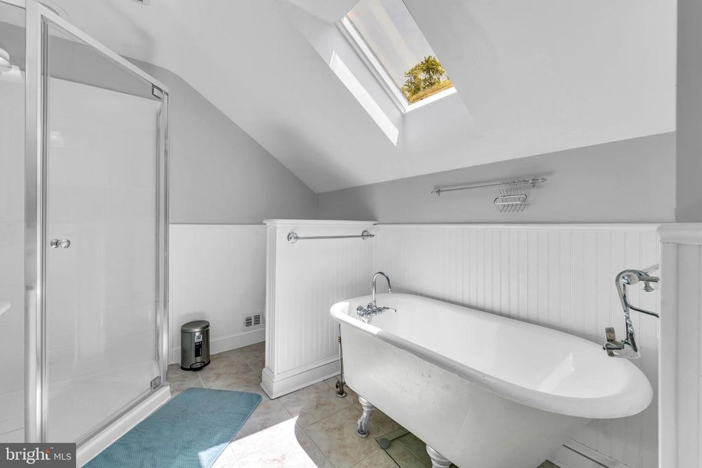 Image 19 of property listing at 10817 MADISON ST, Kensington, MD 20895