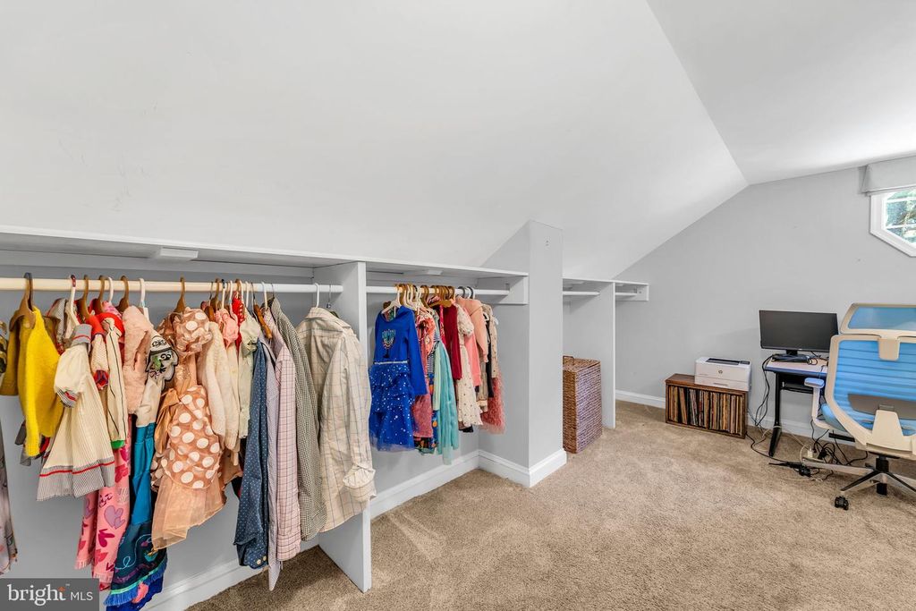 Image 22 of property listing at 10817 MADISON ST, Kensington, MD 20895