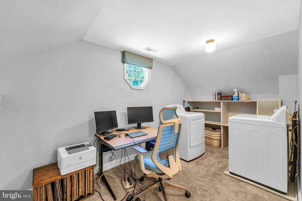 Image 23 of property listing at 10817 MADISON ST, Kensington, MD 20895