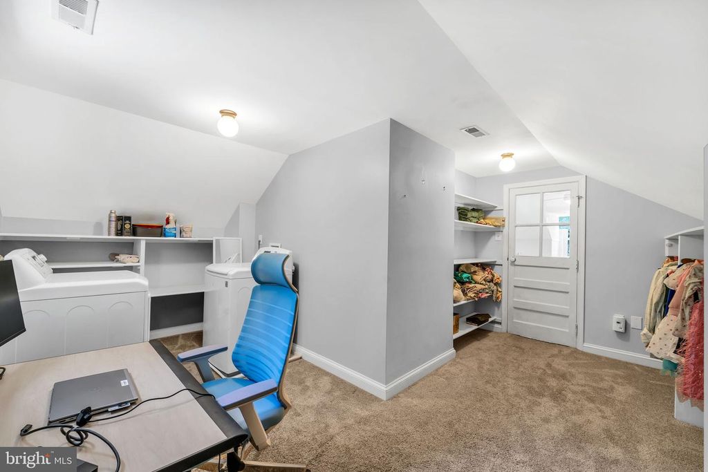 Image 24 of property listing at 10817 MADISON ST, Kensington, MD 20895