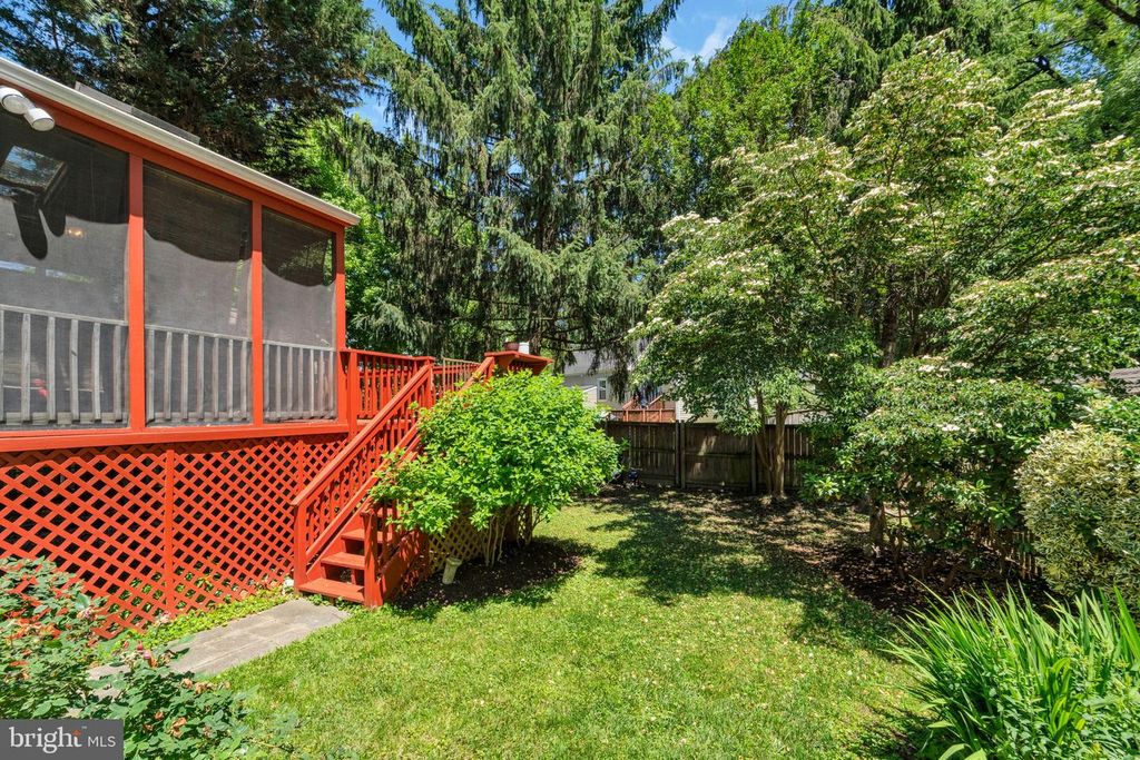 Image 32 of property listing at 10817 MADISON ST, Kensington, MD 20895