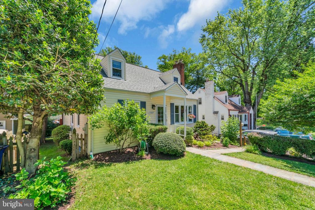 Image 40 of property listing at 10817 MADISON ST, Kensington, MD 20895
