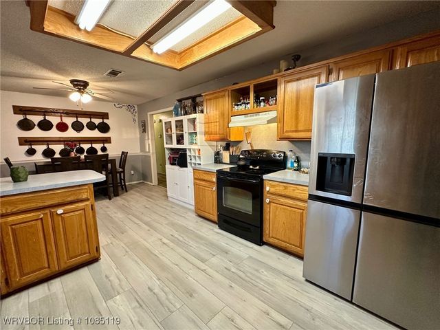 5101 Boys Ranch Road, Lavaca, AR 72941