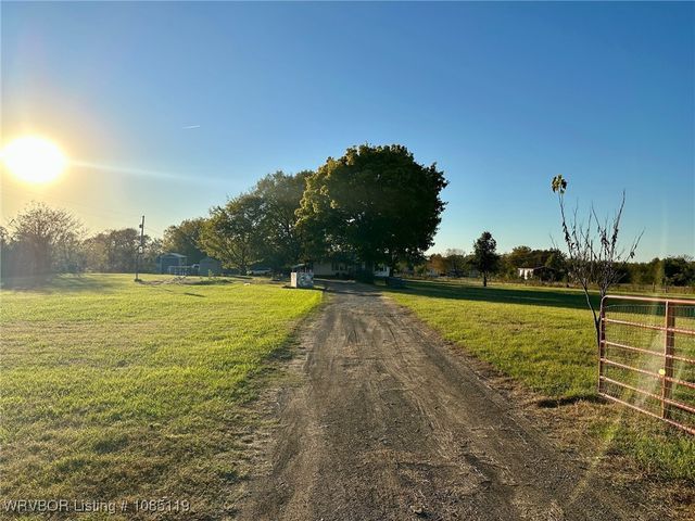 5101 Boys Ranch Road, Lavaca, AR 72941