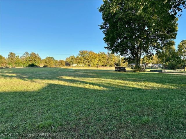 5101 Boys Ranch Road, Lavaca, AR 72941