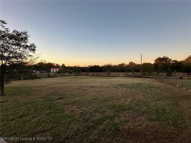 5101 Boys Ranch Road, Lavaca, AR 72941