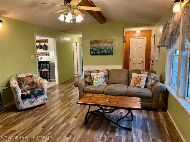 5101 Boys Ranch Road, Lavaca, AR 72941