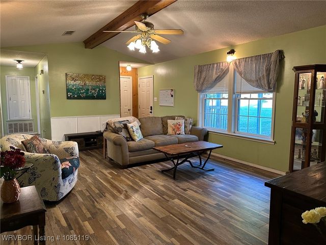 5101 Boys Ranch Road, Lavaca, AR 72941