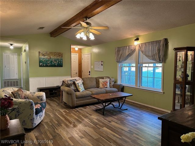 5101 Boys Ranch Road, Lavaca, AR 72941