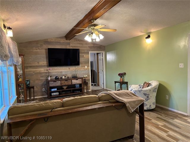 5101 Boys Ranch Road, Lavaca, AR 72941